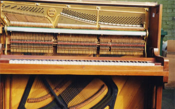 picture of overstrung piano